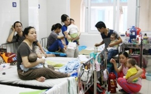 Nắng nóng trẻ lại ồ ạt nhập viện vì rối loạn tiêu hóa