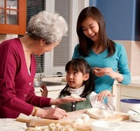 Chăm con kiểu... 'tặc lưỡi'