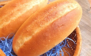 Bánh mì giòn, thơm bơ cho bé