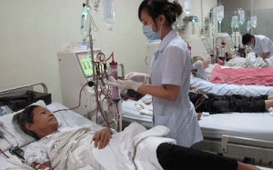 Siết chặt việc kê giường dịch vụ tại bệnh viện công