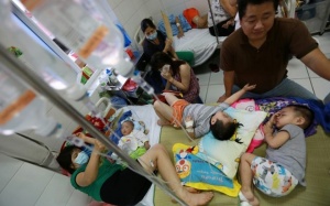 Cảnh báo viêm não vi rút ở trẻ trong tháng 7 và 8