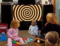 Những vấn đề khi cho trẻ xem tivi quá nhiều