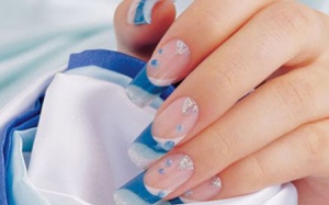 Vì sao thường xuyên bị gãy móng tay?