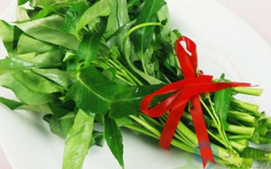 Ăn rau muống sống – hãy coi chừng!