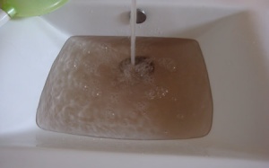 Dân Hà Nội mất tiền mua nước “bẩn”