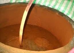 Nước sinh hoạt nhiễm kim loại: Dân lo cứ lo nhưng vẫn phải dùng