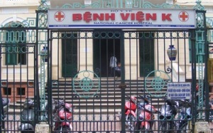 Bệnh tuyến dưới chữa được dứt khoát không chuyển lên tuyến trên