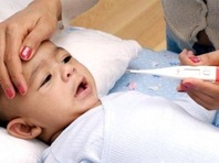 Trẻ bị sốt cao có nên tự ý dùng thuốc chống co giật?