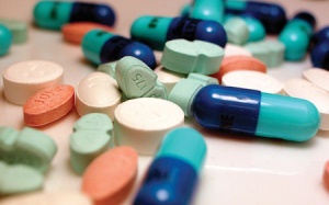 Giải pháp nào cho người nhiễm HIV sau khi “đứt” viện trợ?