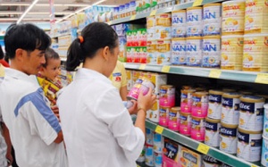 Đề xuất “cấm tiệt” quảng cáo thức ăn công thức thay thế sữa mẹ cho trẻ dưới 24 tháng