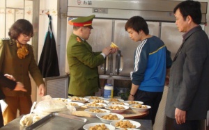 TPHCM công bố kết quả kiểm tra an toàn thực phẩm tại các bếp ăn tập thể