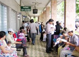 Chực chờ nhiều ngày để được chữa bệnh tại bệnh viện Trung ương