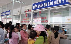 Báo động rút ruột bảo hiểm y tế