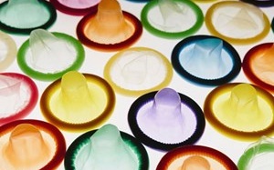 Xuất hiện loại bao cao su tiêu diệt virus HIV