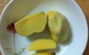 Xác minh trứng gà bóp không vỡ, đốt cháy khét