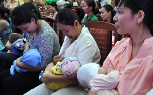 Giảm nguy cơ mắc bệnh tự kỷ bằng sữa mẹ