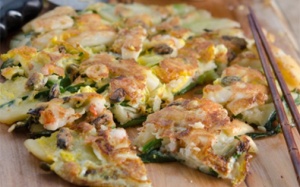 Tự làm bánh xèo hải sản