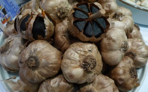 Phòng và hỗ trợ điều trị ung thư từ tỏi đen