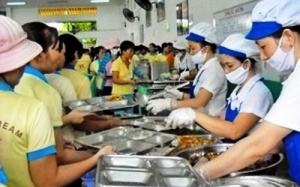Hiểm họa đến từ bếp ăn tập thể