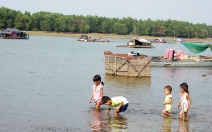 Cần Thơ: Tổ chức giữ trẻ mùa lũ 2014