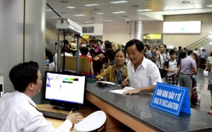 Hà Nội: Căng mình phòng chống dịch Ebola