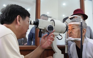 500 người già sẽ được khám, mổ mắt miễn phí