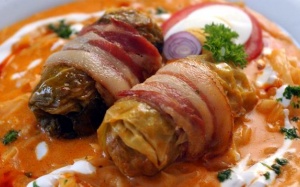 2 người tử vong vì xúc xích nhiễm khuẩn