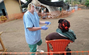 Phòng bệnh Ebola đúng cách