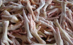 Trung Quốc thu giữ hơn 30.000 tấn chân gà nhiễm hóa chất