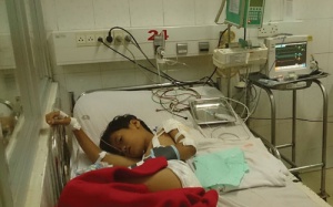 Nhiễm trùng máu vì chích thuốc, đắp lá