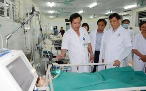 Tai nạn ô tô thảm khốc: Chuyển tiếp 4 bệnh nhân nặng về Hà Nội