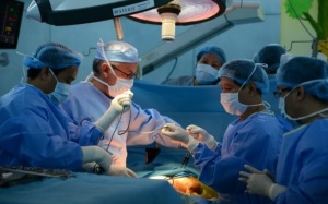 13 giờ ghép gan mẹ cho con gái 1 tuổi