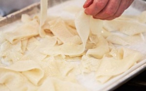 1/3 mẫu bánh phở chứa chất “cấm”