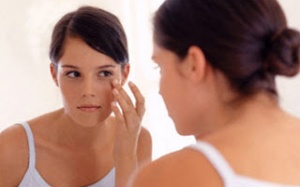 Nguy hại không ngờ từ thuốc trị  mụn trứng cá