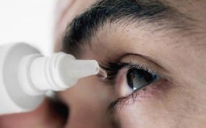 Corticoid: Con dao 2 lưỡi trong điều trị đau mắt đỏ