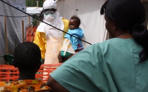 Cuba cử bác sỹ sang Tây Phi chống dịch Ebola