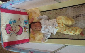 Em bé đầu tiên ra đời từ tinh trùng bị dị dạng