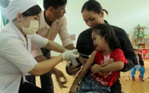 Tiêm vaccine sởi-rubella miễn phí tại Đắk Lắk