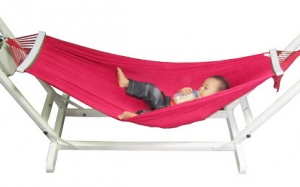 Trẻ chấn thương đầu vì té võng