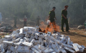 3000 bao thuốc lá và rượu nhập lậu bị tiêu hủy