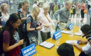 Sẽ xử lý hành khách khai sai thông tin về dịch Ebola