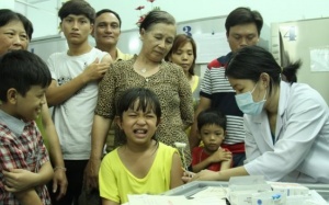 ​210 trẻ gặp phản ứng sau tiêm vaccine sởi - rubella