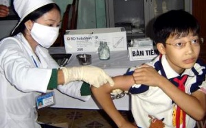 Học sinh nhập viện sau khi tiêm vaccine Sởi - Rubella