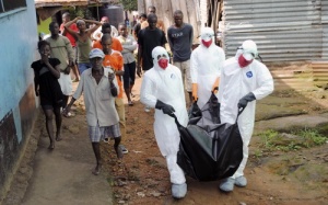 100 người Mỹ có nguy cơ mắc Ebola