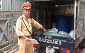 Phát hiện nội tạng bẩn chất đầy xe tải