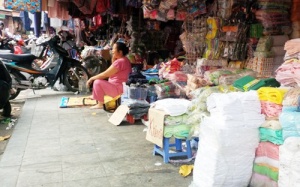 Thu giữ hơn 4.500 đôi găng tay y tế ''bẩn''