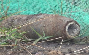 Cưa bom lấy thuốc nổ, 3 người thương vong