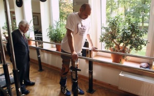 Bị liệt vẫn có cơ hội đi lại