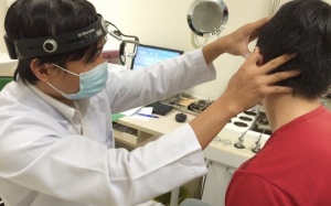 Thủng màng nhĩ vì viêm tai giữa