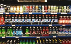 Uống 2 lon soda mỗi ngày sẽ có tác hại như hút thuốc